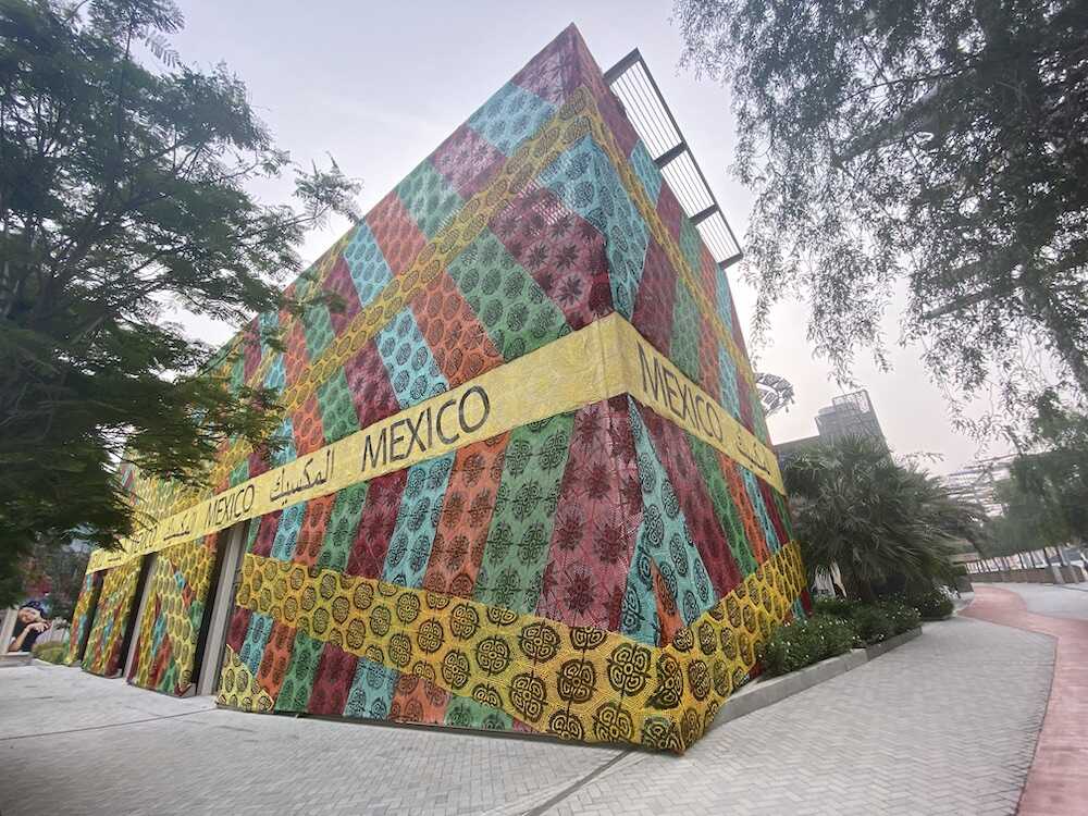 Fachada tejida del espacio de Mexico en Dubai