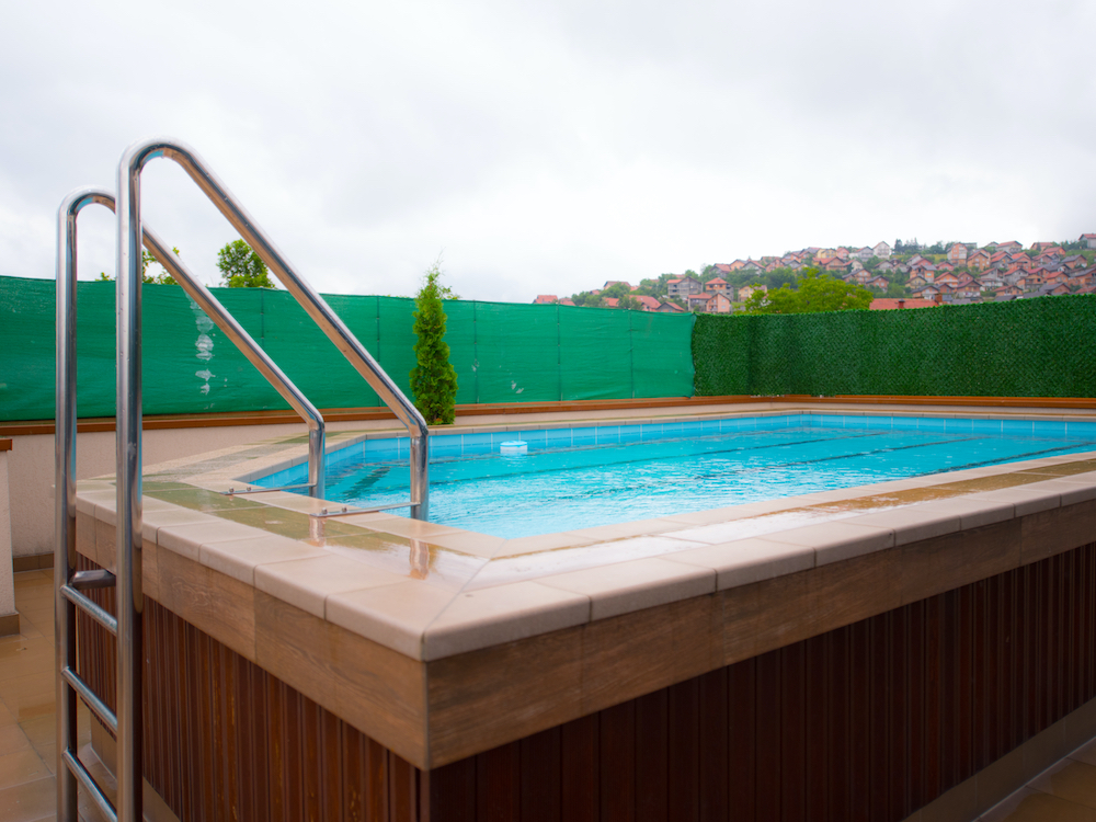 tendencias en piscinas altas